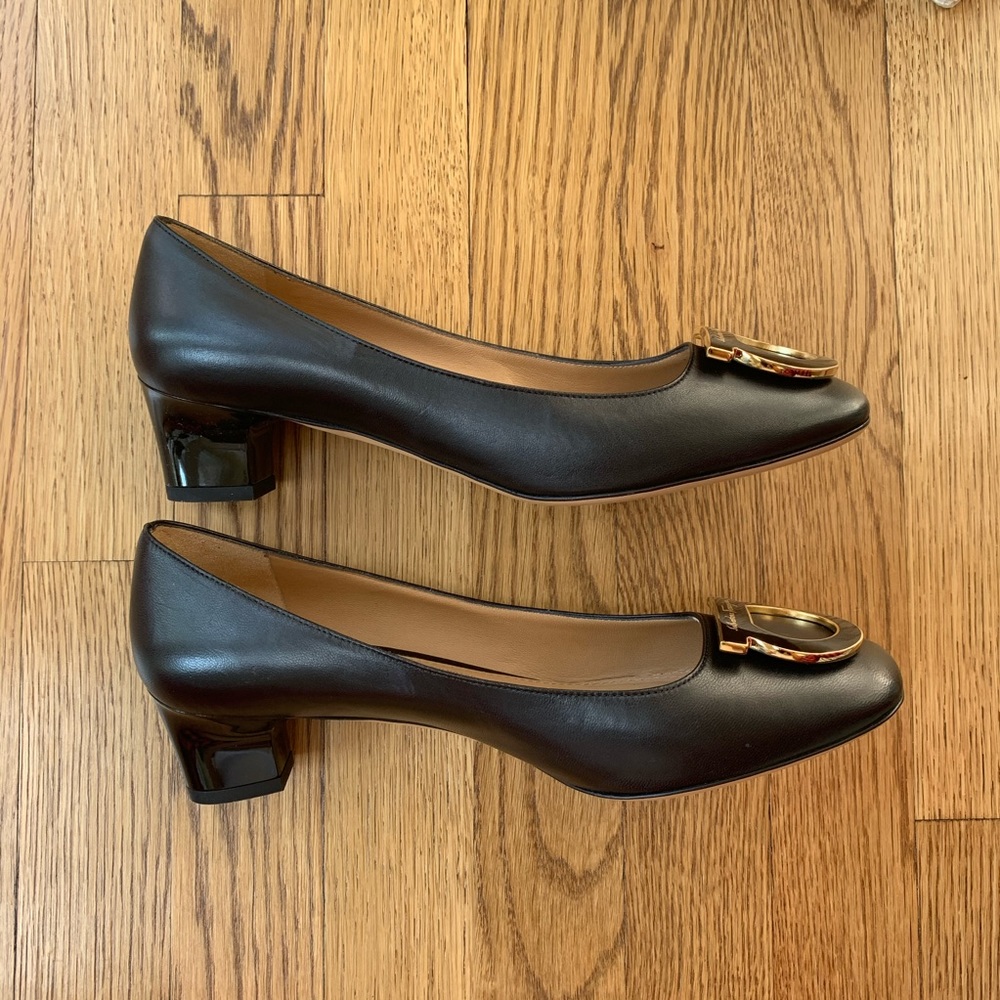 Salvatore Ferragamo Sanna Pump - Picture 3 of 6